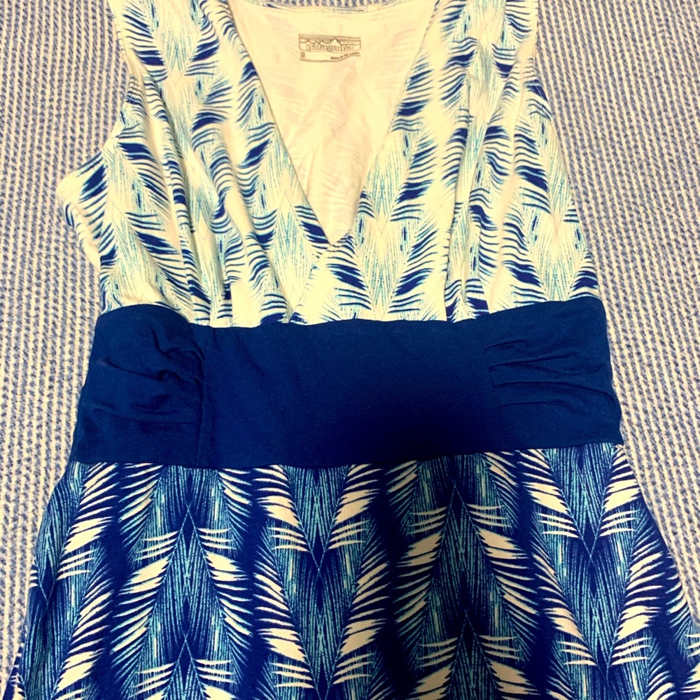 Patagonia V Neck Dress. Size S.